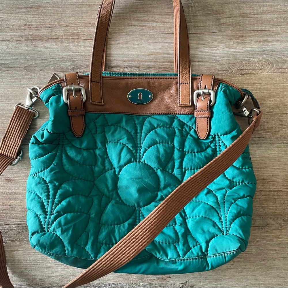 Fossil key per quilted crossbody